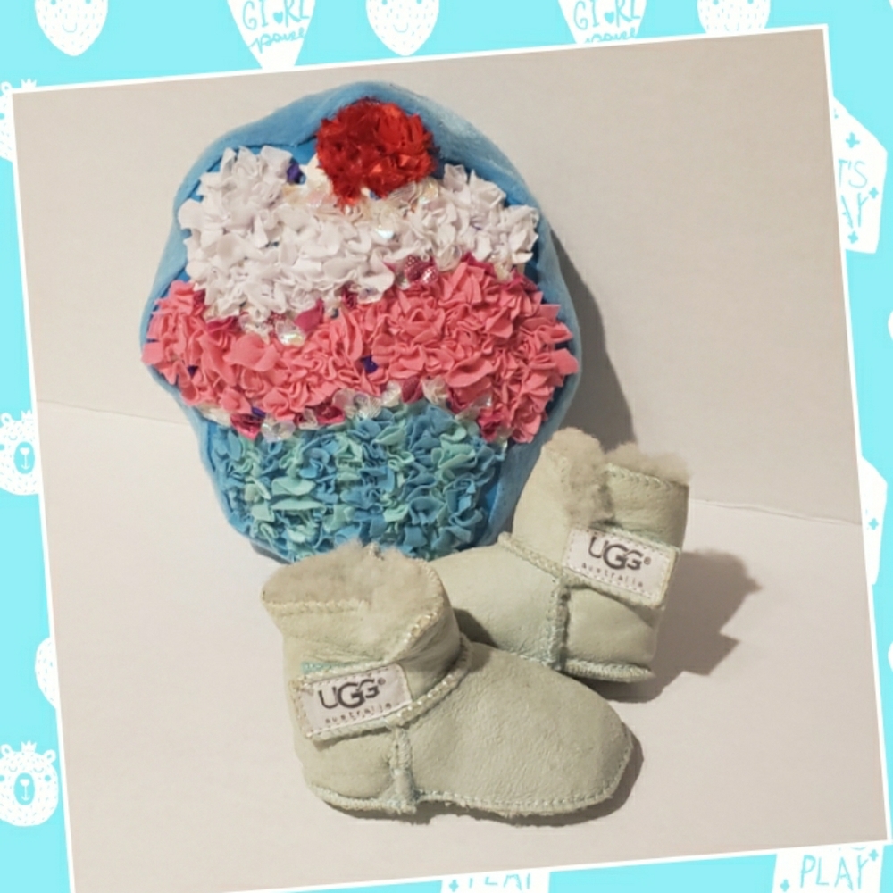 UGG Erin Booties Mint Green Size Small Girl